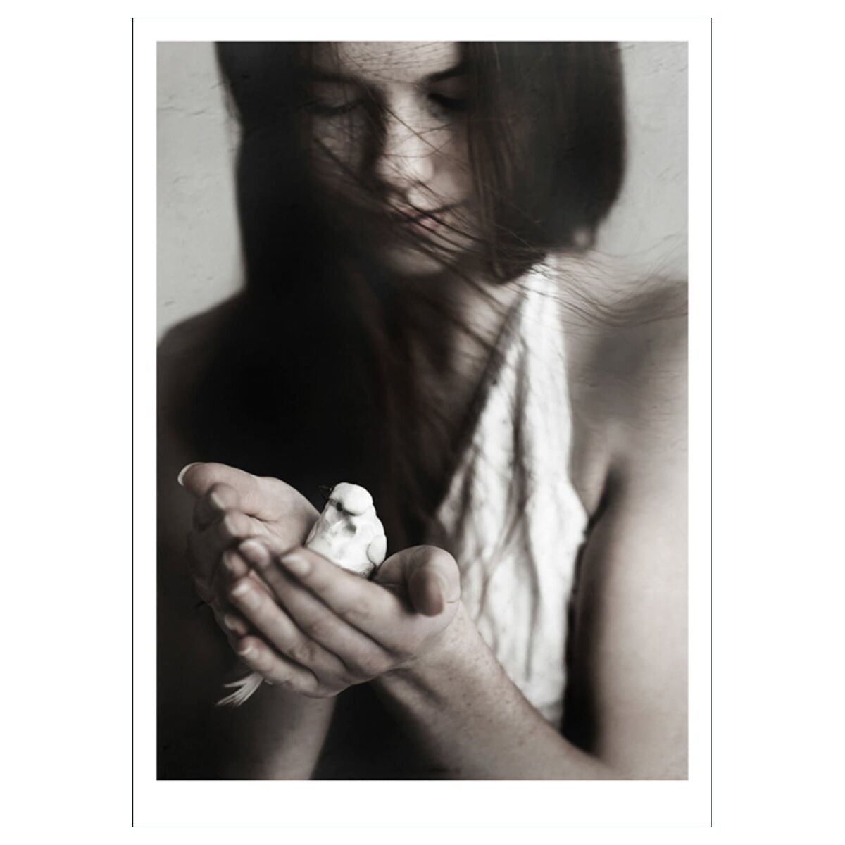 Ingrey Studio Girl & Bird 30 x 40 cm