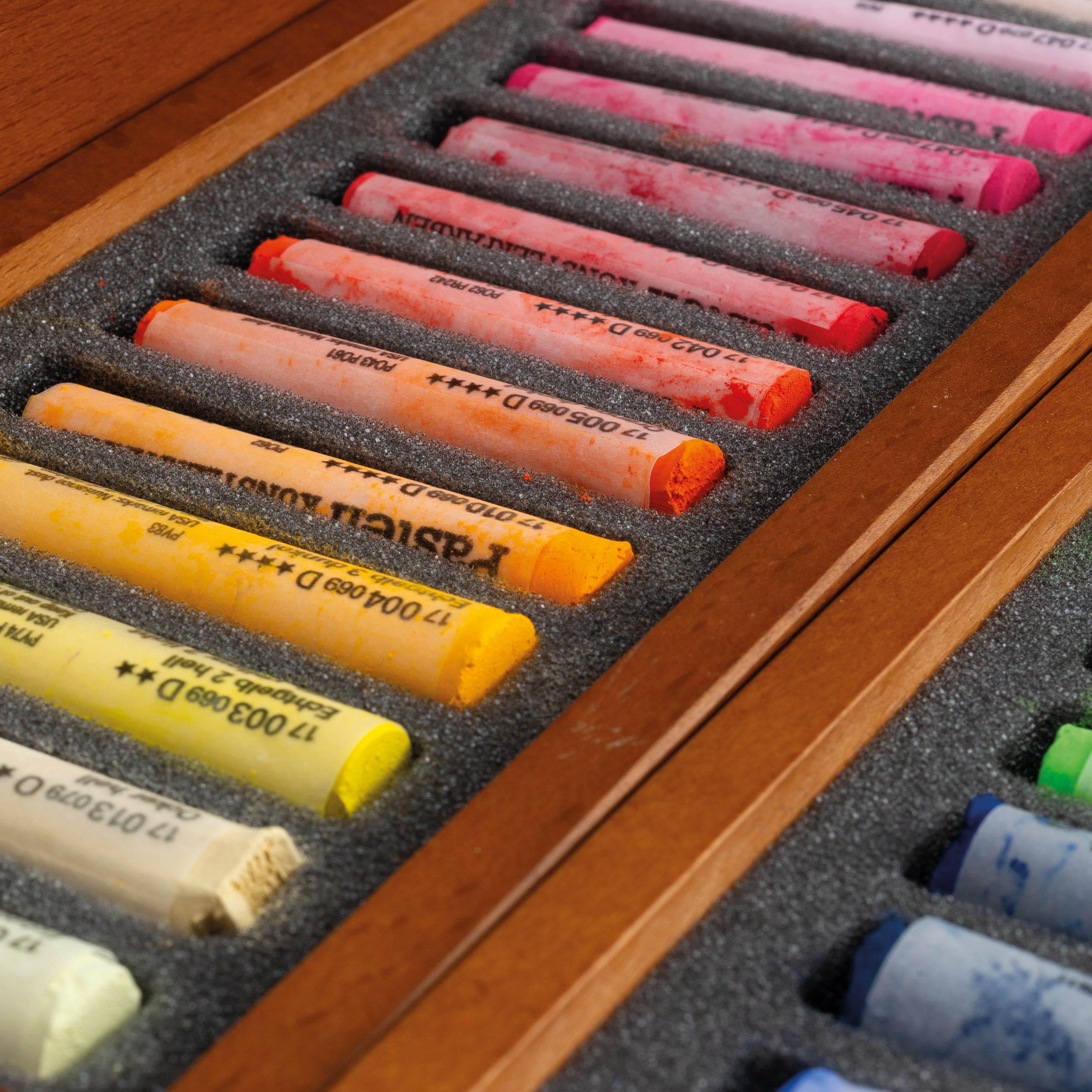 Schmincke Dry Pastel Set 48 pcs Retro Travel Set